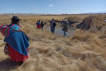 Viacha toma de muestras de agua contaminada