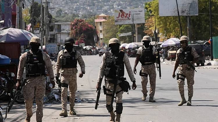 el salvador operaciones de búsqueda y rescate en Haití